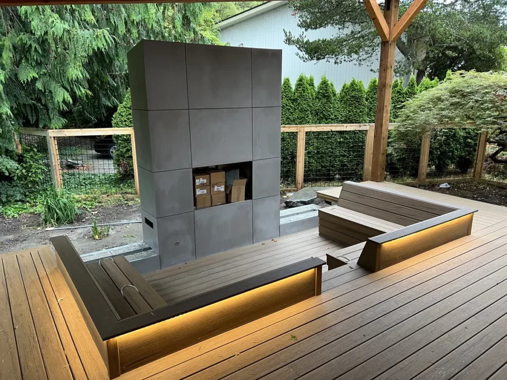 Outdoor seating area with accent lighting
