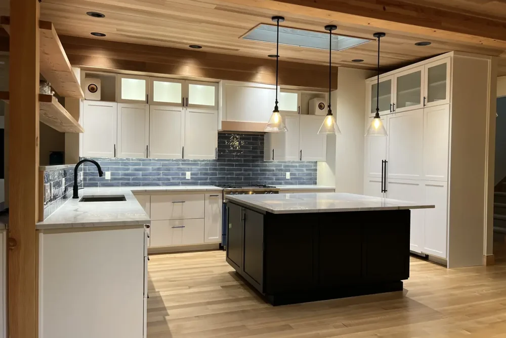 Kitchen pendant and recessed lighting